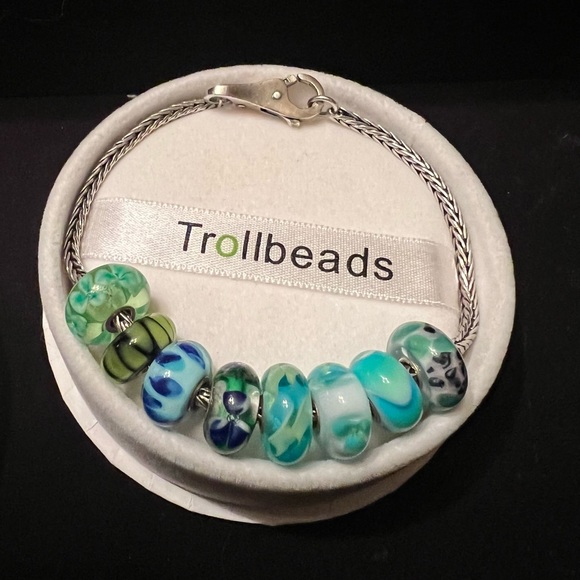 Trollbeads Jewelry - Trollbeads LOT of 8 Retired Beads~ Bracelet/Clasp not included~can split~Pls Msg